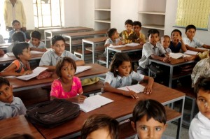 myakka-indian-class-room-with-new-desks-and-chairs