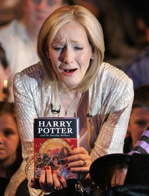 JK Rowling trying to get some attention, but for what ?