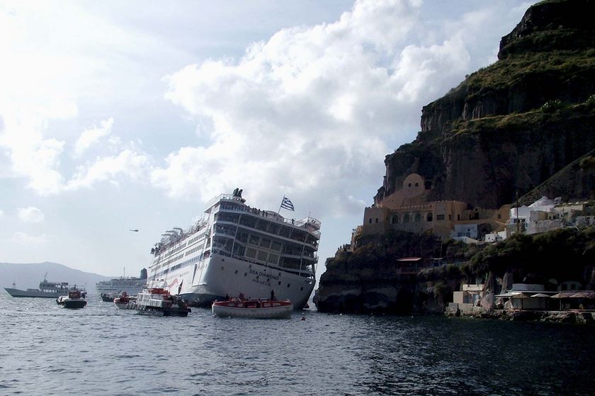 Cruise Ship accident kills 6 in Italy | Thfire.com - iNews