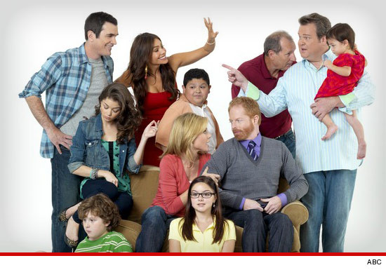  'Modern Family' Cast Drops Lawsuit ... We're Back In!