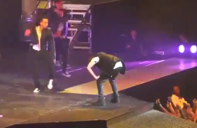  Justin Bieber throws up on stage 