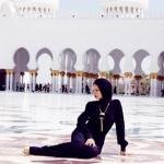 Rihanna-Hijab-Abu-Dhabi3