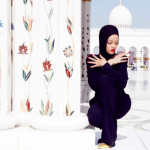 Rihanna-Hijab-Abu-Dhabi4