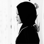 Rihanna-Hijab-Abu-Dhabi9