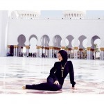 Rihanna-Mosque-Photo3