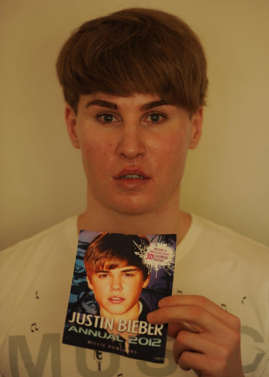 Man who did plastic surgery to look like justin bieber